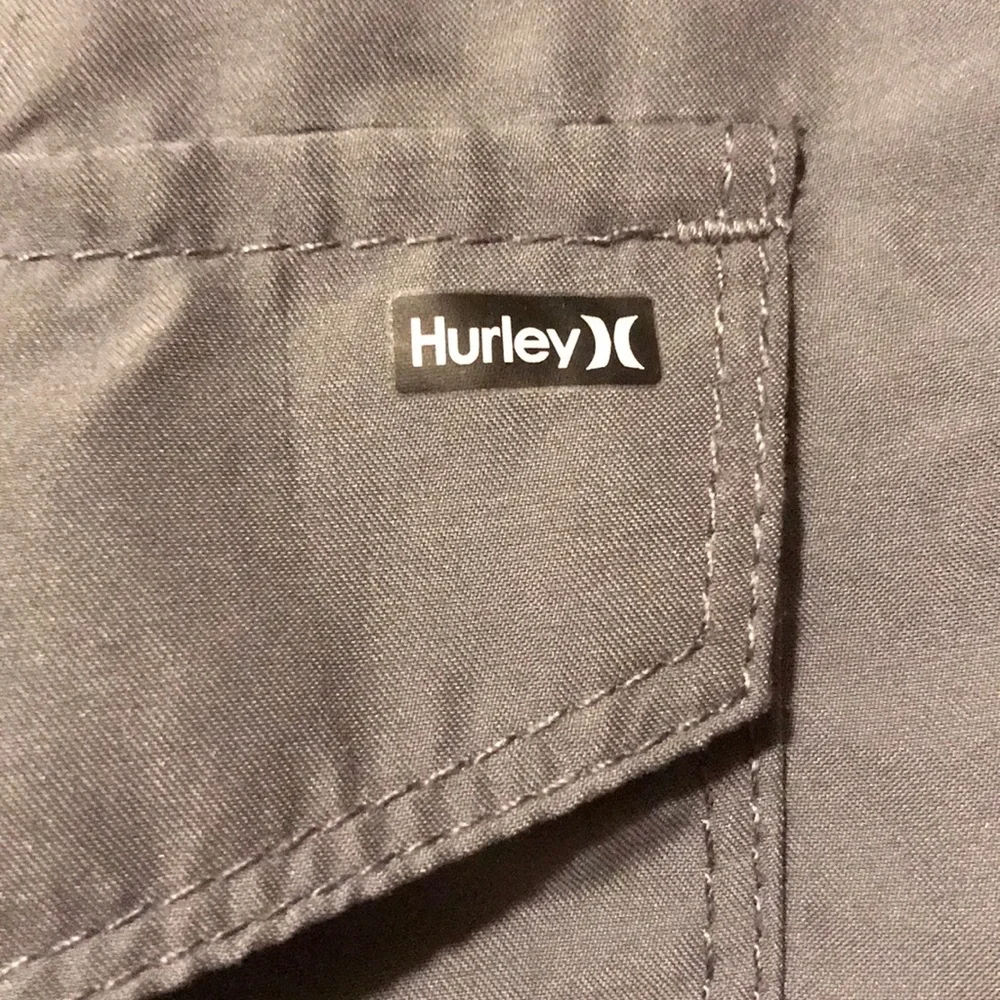 Hurley 30 waist gray 8.5” inseam unlined surf board shorts pocket EUC